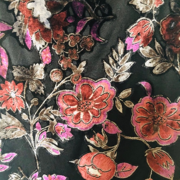 Sleeveless Ladies Burnt Designer Top Med - Picture 3 of 7